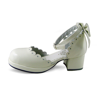 Matte white & 4.5cm heel
