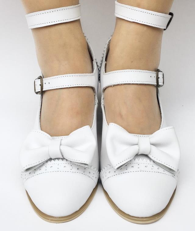 White & 6.8cm heel
